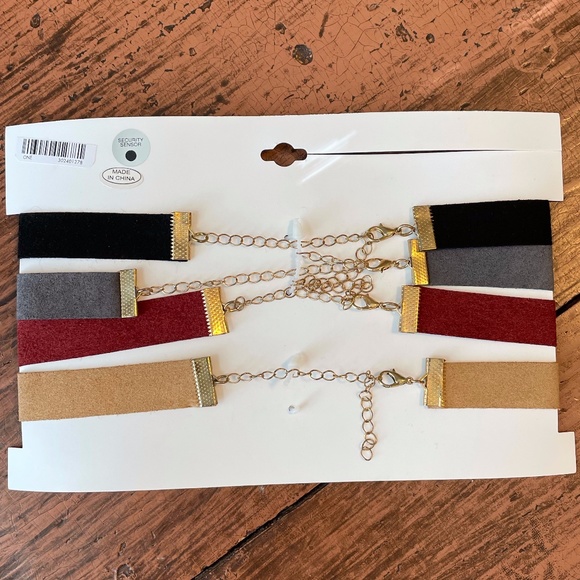 🌵Charlotte Russe 4 Piece Suede Choker Set - Picture 4 of 5